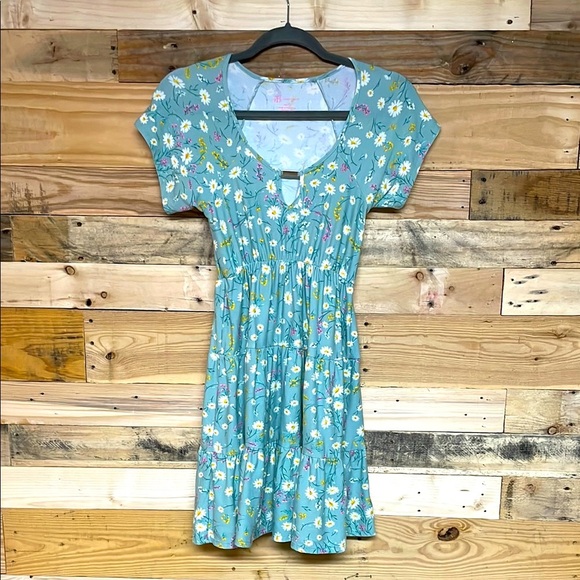 No Boundaries size XS Mint Green Pastel Floral Short Sleeve Buttery Soft Dress - Picture 1 of 9